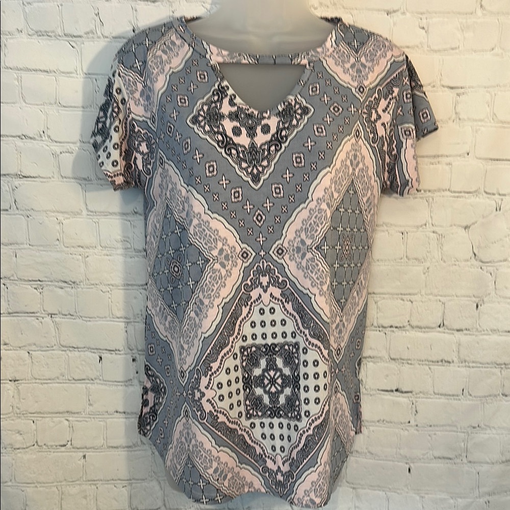 Sew in Love Women's Pink and Gray Patterned Top